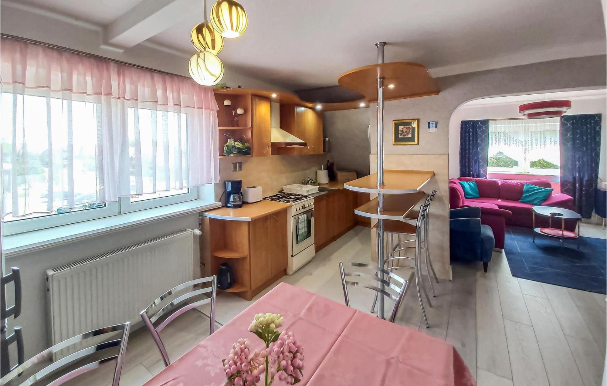 Apartment Amazing Apartment In Kolobrzeg With Kitchen *