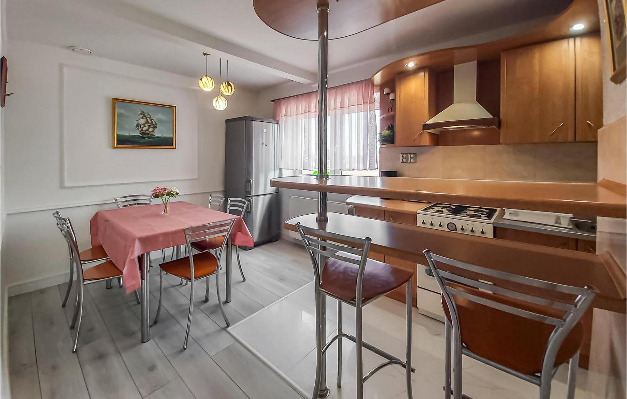 Amazing Apartment In Kolobrzeg With Kitchen Apartment